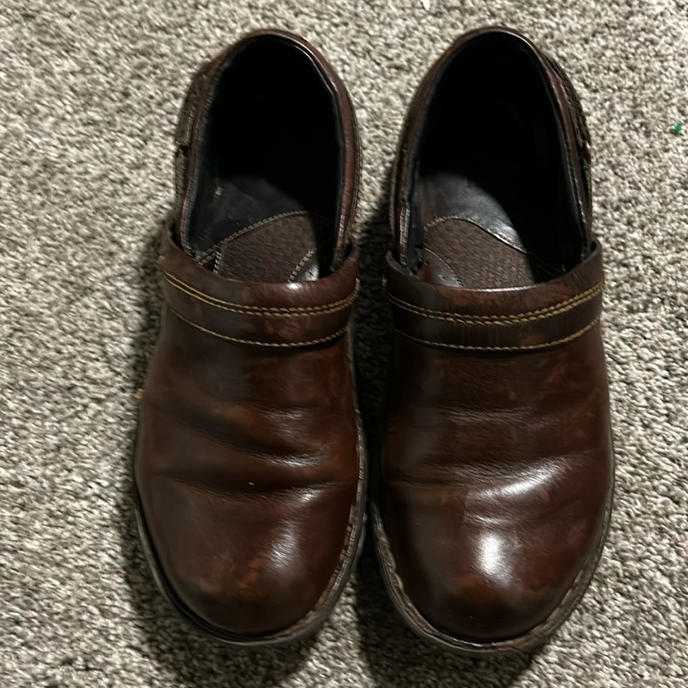 Born women’s 8 1/2 brown leather loafer.